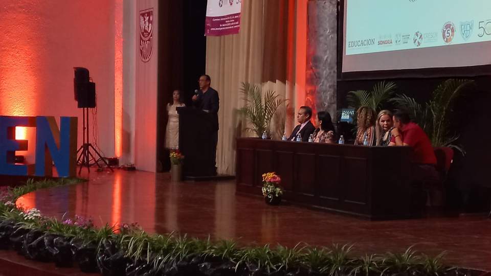 Con foro internacional, el CREN celebró medio siglo de formación docente